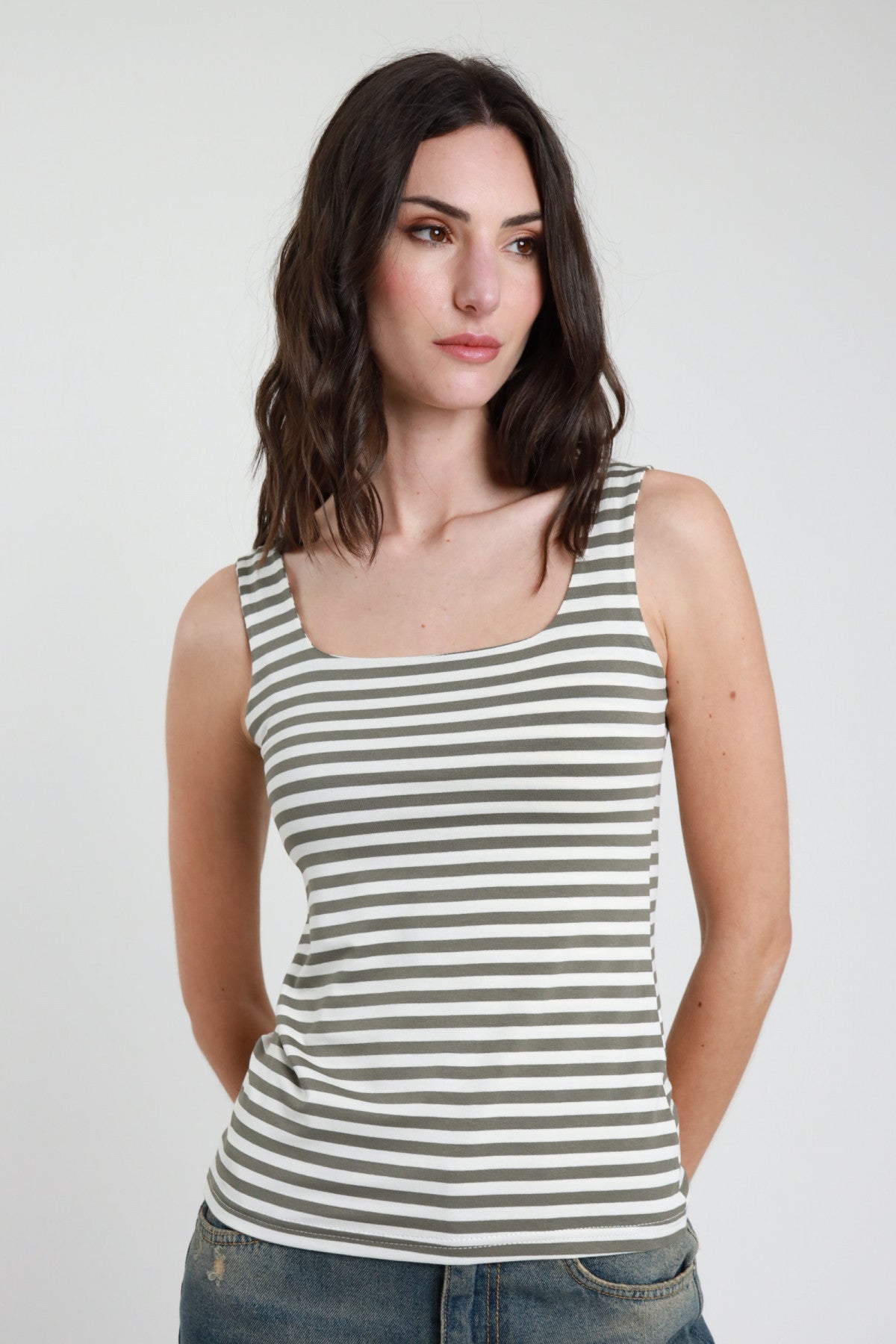 PE26 Susy Mix Canotta 260101G Verde Militare